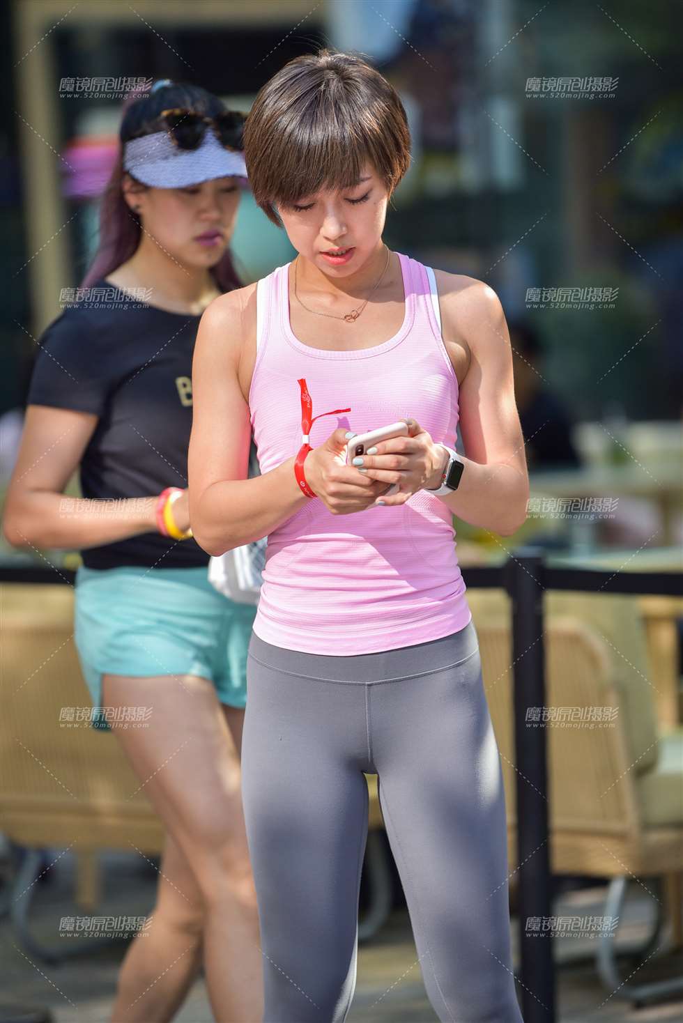 图片[4]-【赛德克赛帖】爱瑜珈的短发美妇-街拍流行馆