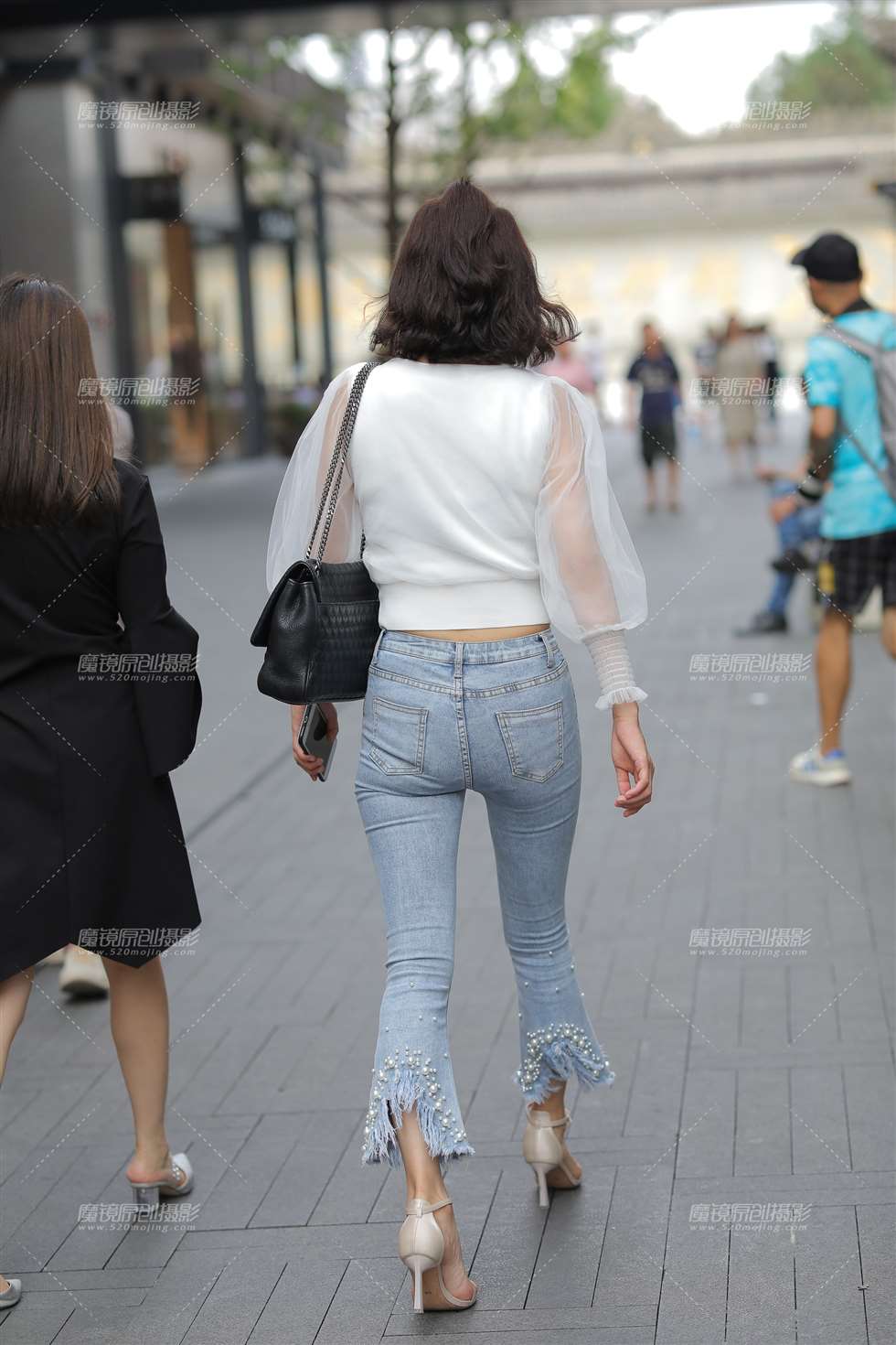 图片[5]-【凯恩赛贴】买口红的紧牛小姐姐-街拍流行馆