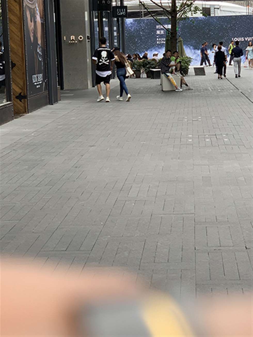 图片[3]-【视觉冲击赛贴】搭讪性感翘臀紧牛小姐姐-街拍流行馆
