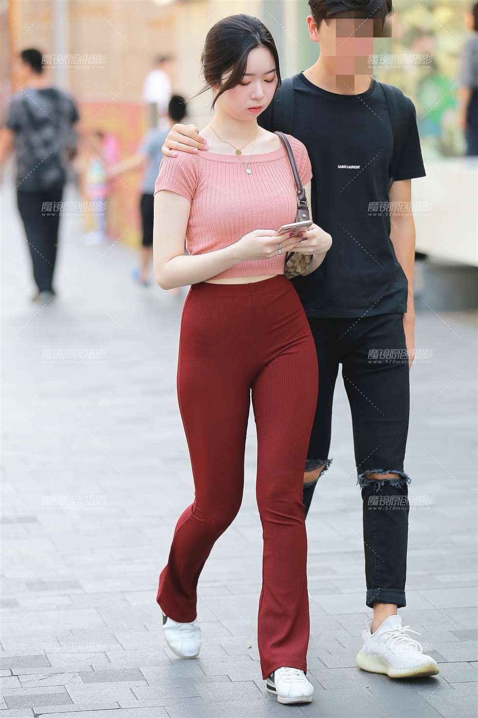图片[5]-【玻璃赛帖】红色紧身裤小妹-街拍流行馆