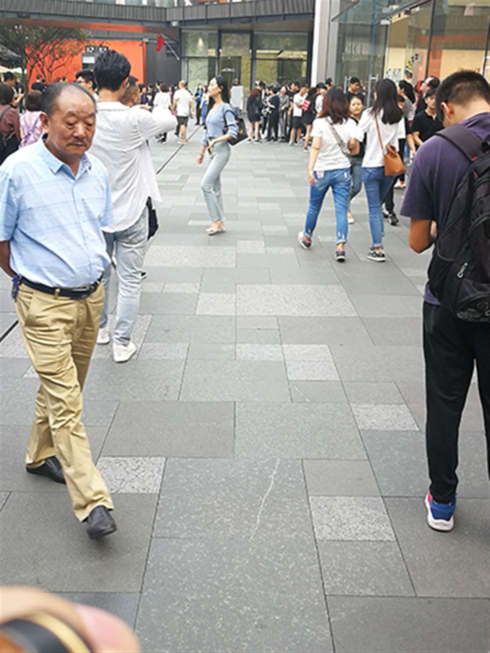 图片[3]-【慕容笙赛贴】逛街的小姐姐-街拍流行馆