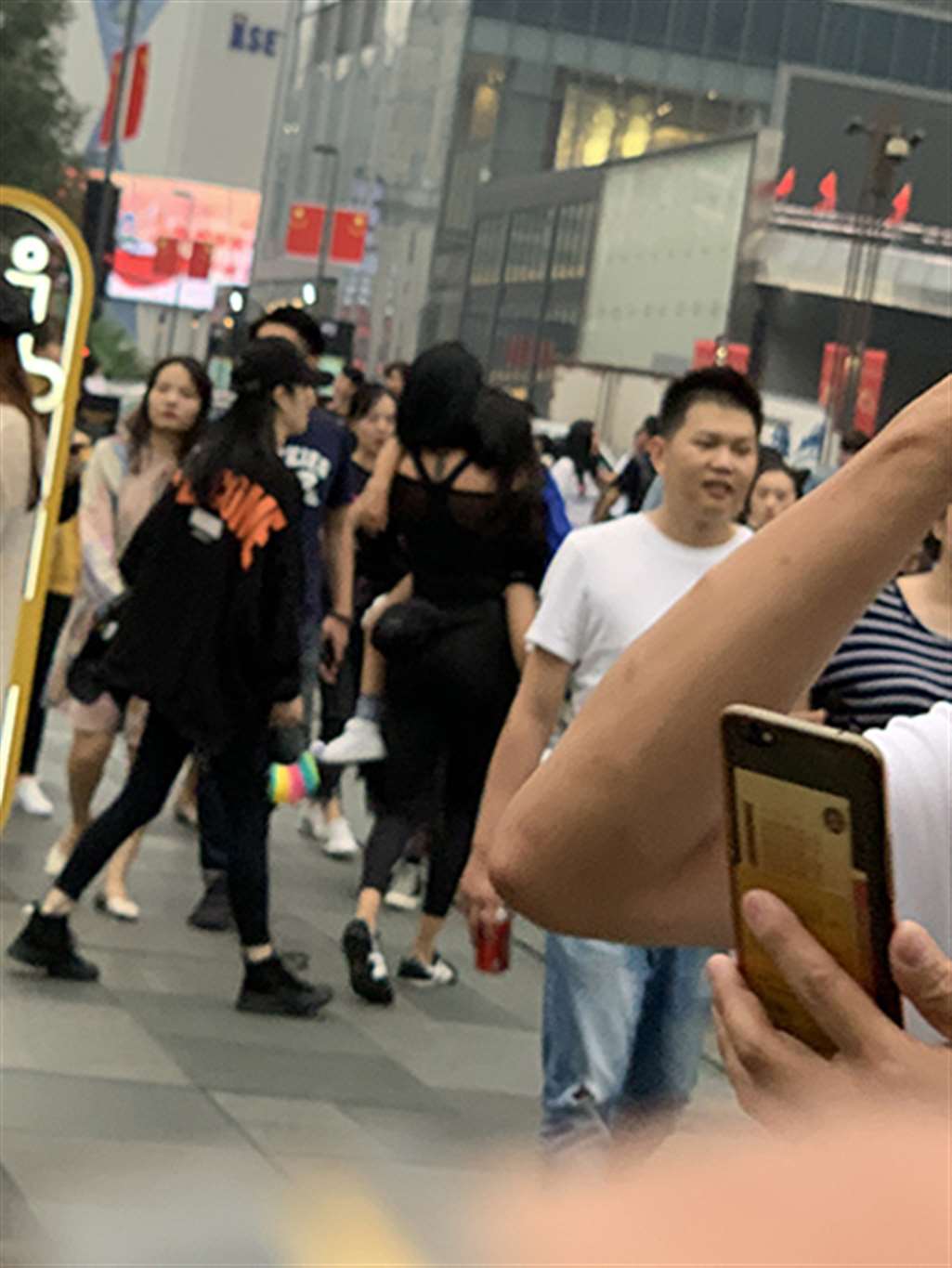图片[3]-【视觉冲击赛贴】这~就是爱-街拍流行馆