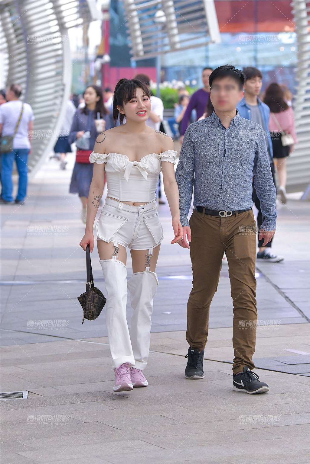 图片[4]-【视觉冲击赛贴】性感热裤月牙女友-街拍流行馆