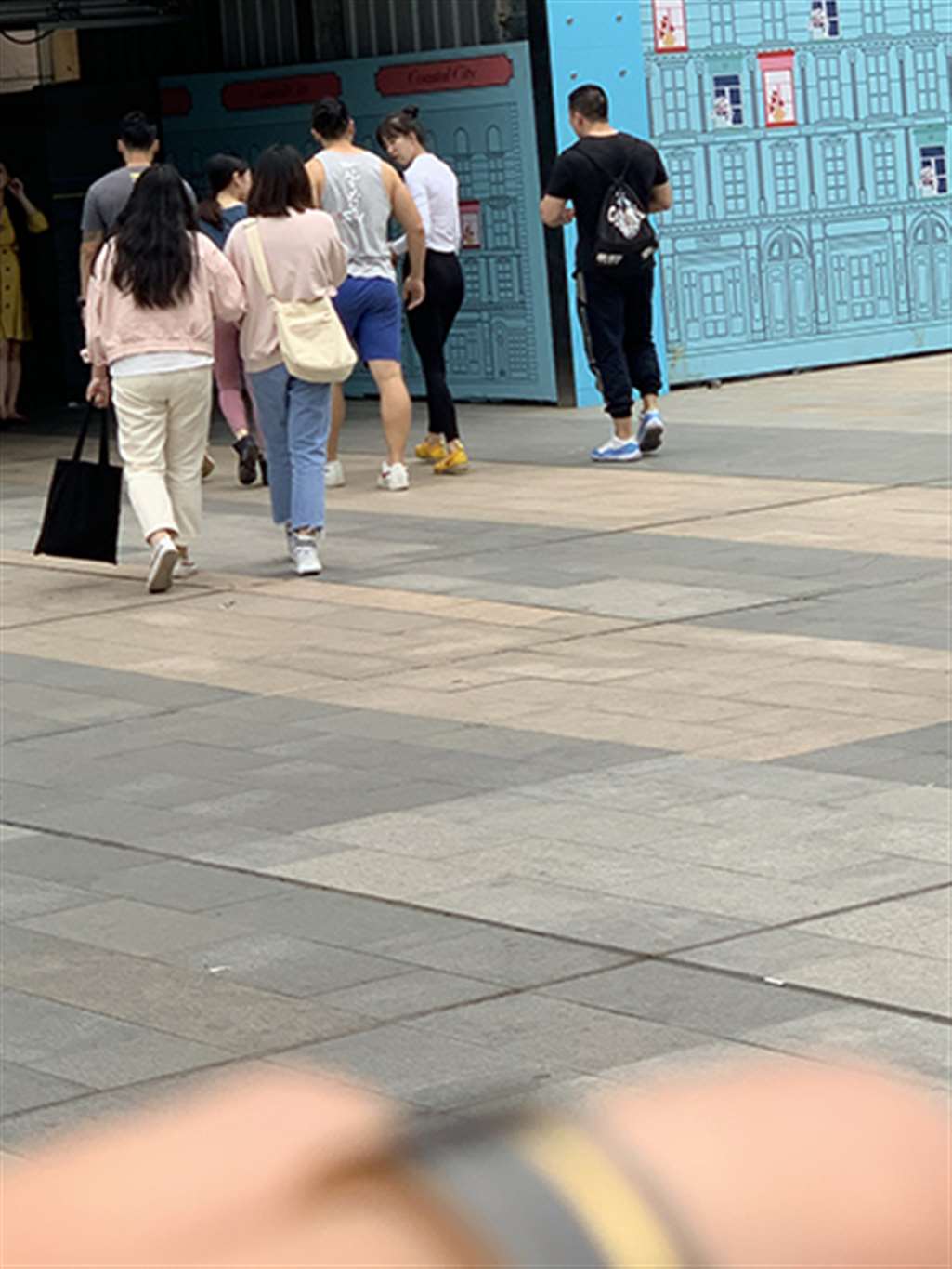 图片[3]-【视觉冲击赛贴】黑白搭配，简洁紧身女友-街拍流行馆