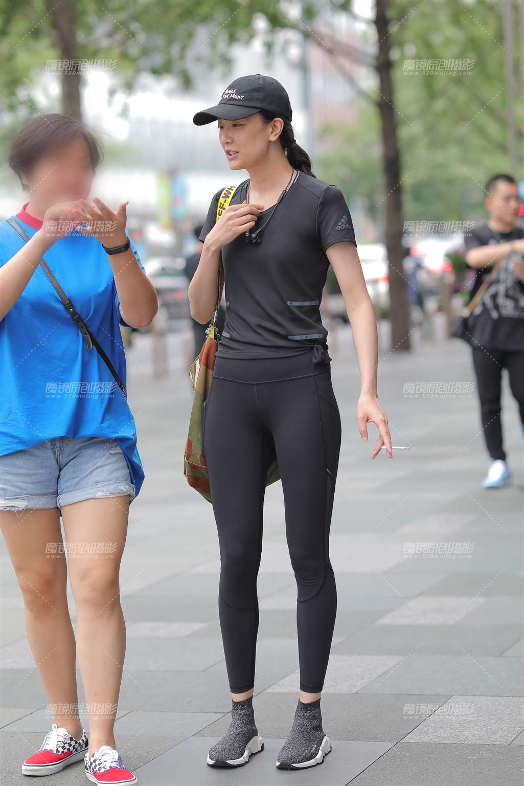 图片[5]-一袭黑色-街拍流行馆