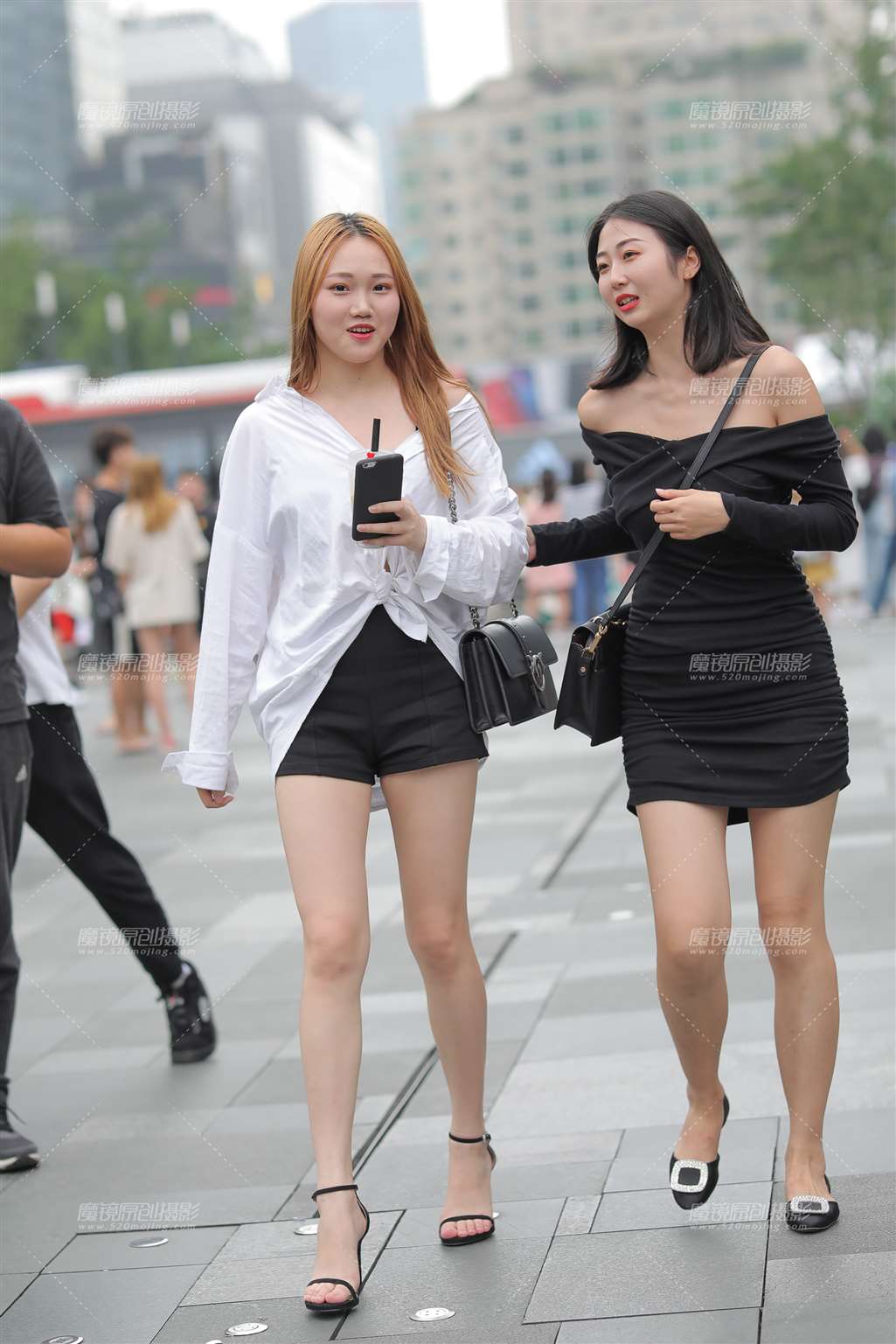 图片[1]-氧气般的少女感-街拍流行馆