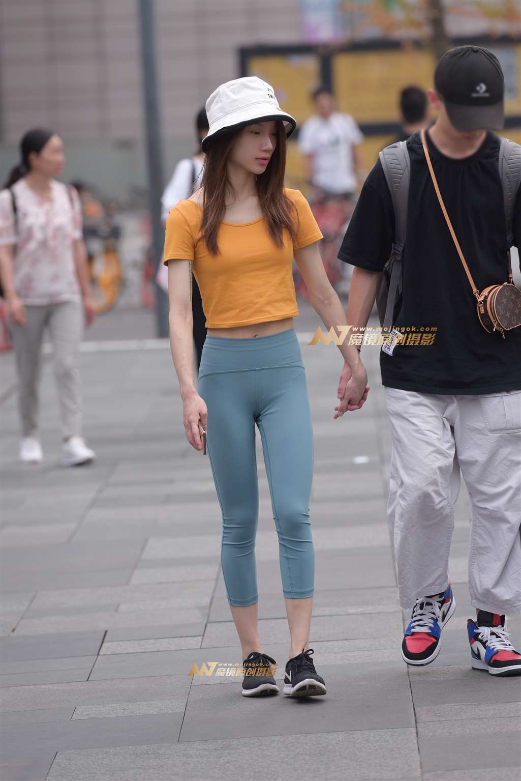 图片[3]-瑜伽裤美女-街拍流行馆