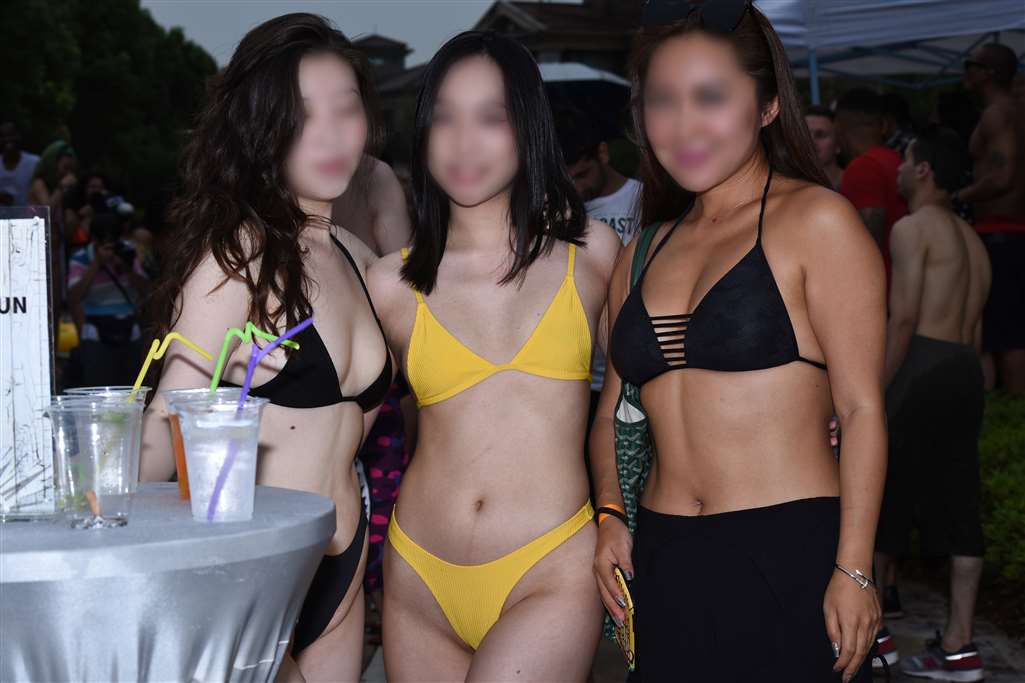 图片[1]-搭讪黄色泳装美女-街拍流行馆