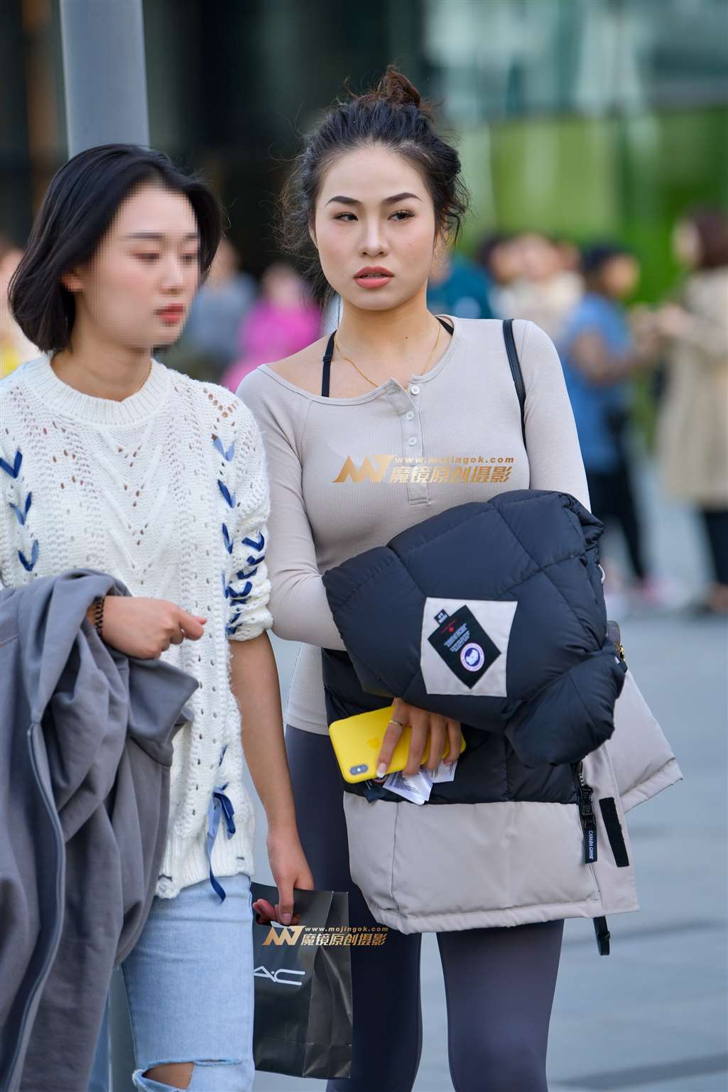 图片[3]-秋冬里的紧身裤美女-街拍流行馆