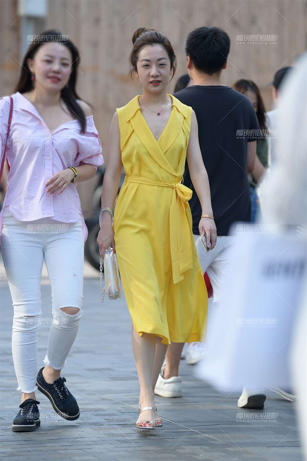 图片[2]-第1538篇端庄文雅美女-街拍流行馆
