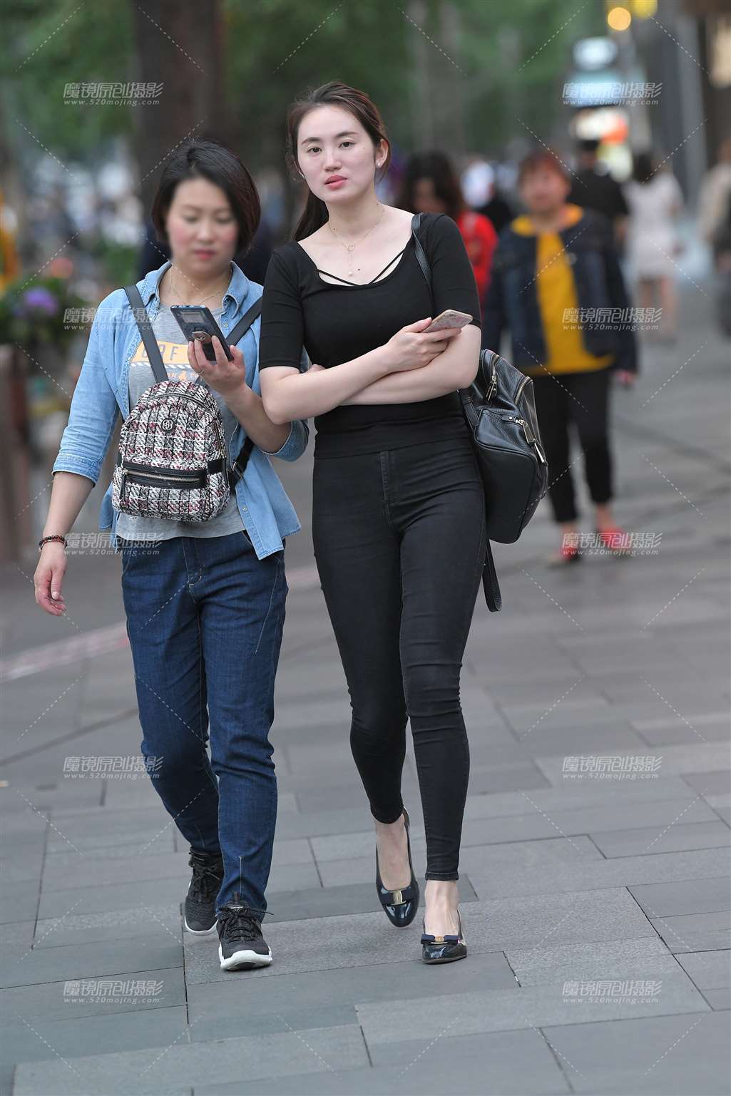 图片[3]-黑色紧牛高挑**-街拍流行馆