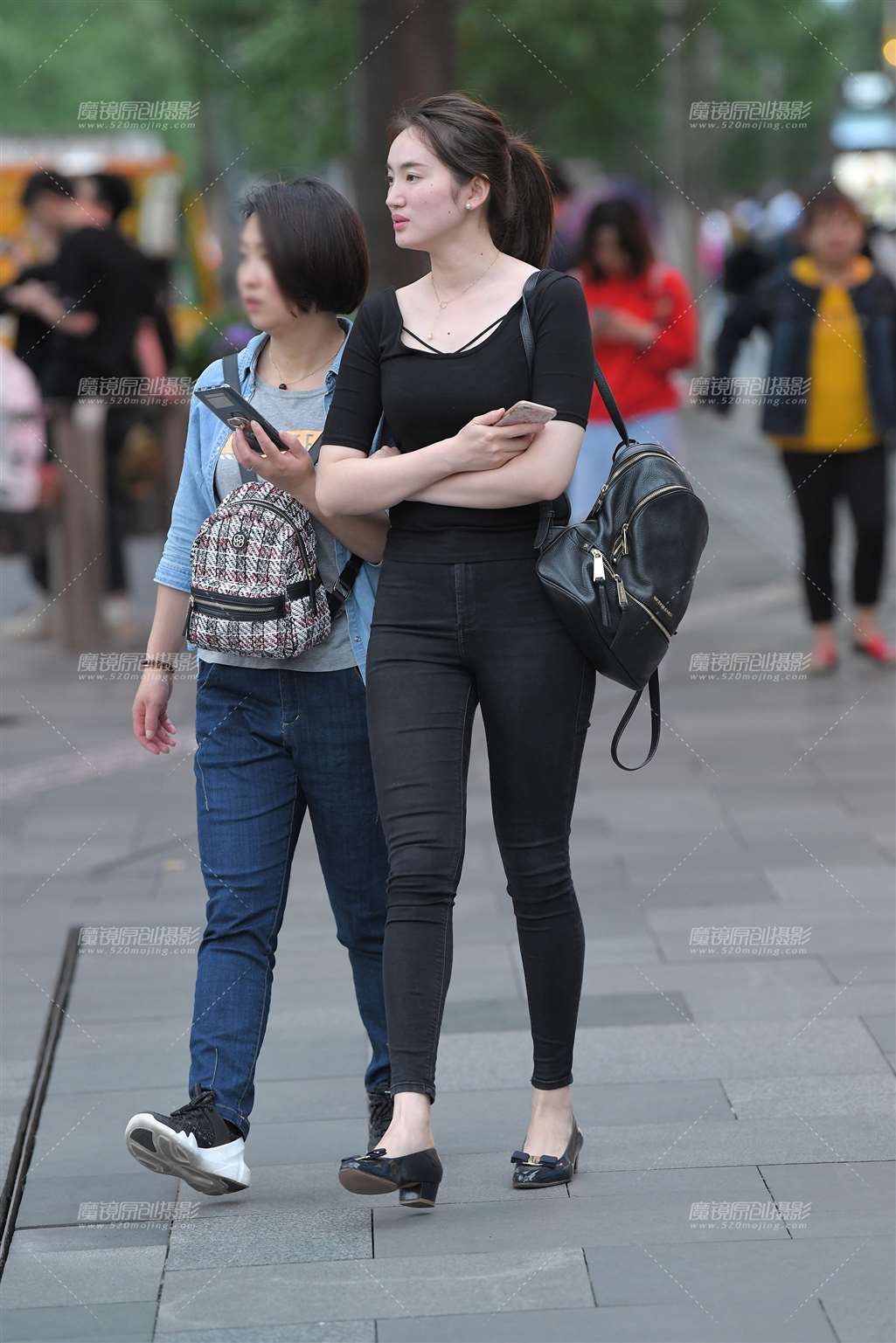 图片[5]-黑色紧牛高挑**-街拍流行馆