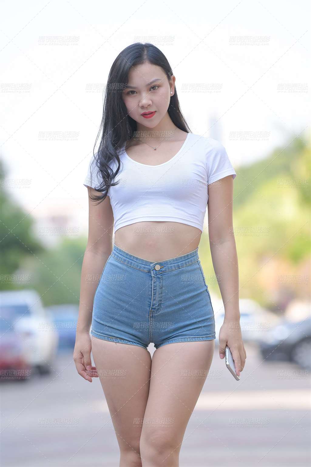 图片[4]-【视觉冲击模拍作品】性感的紧绷热裤女孩-街拍流行馆