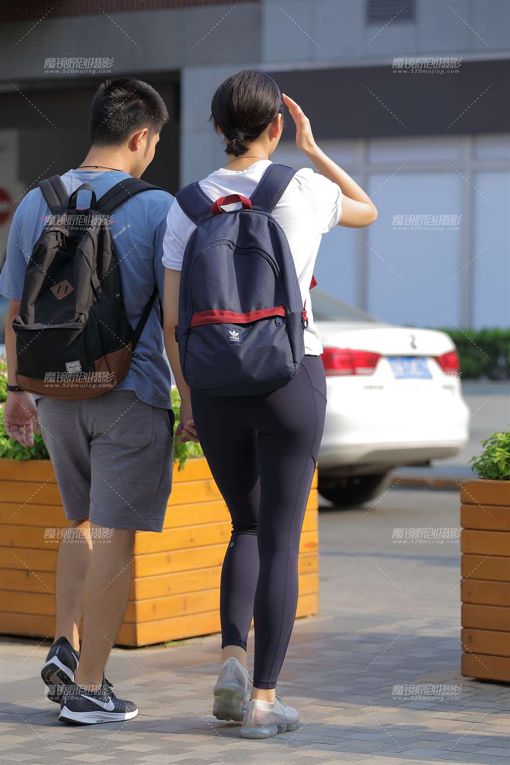 图片[4]-长腿紧身裤女友-街拍流行馆