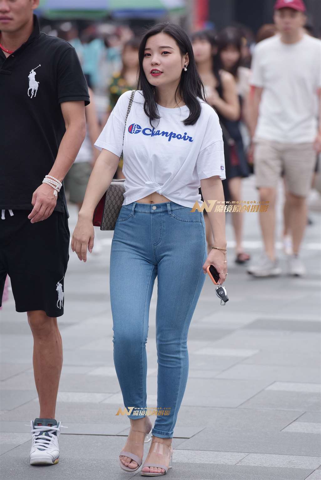 图片[1]-紧牛美女-街拍流行馆