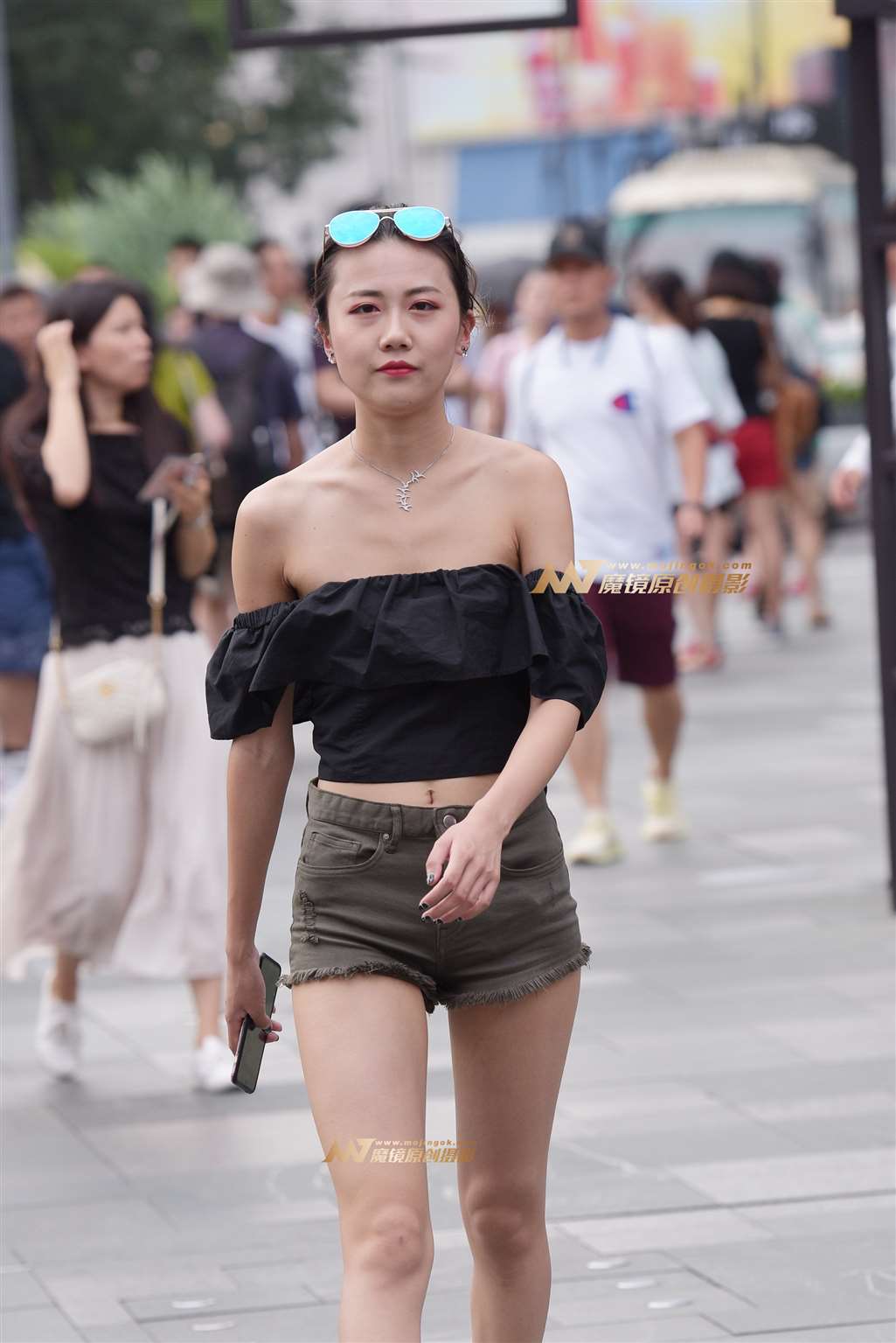 图片[4]-热裤美女-街拍流行馆