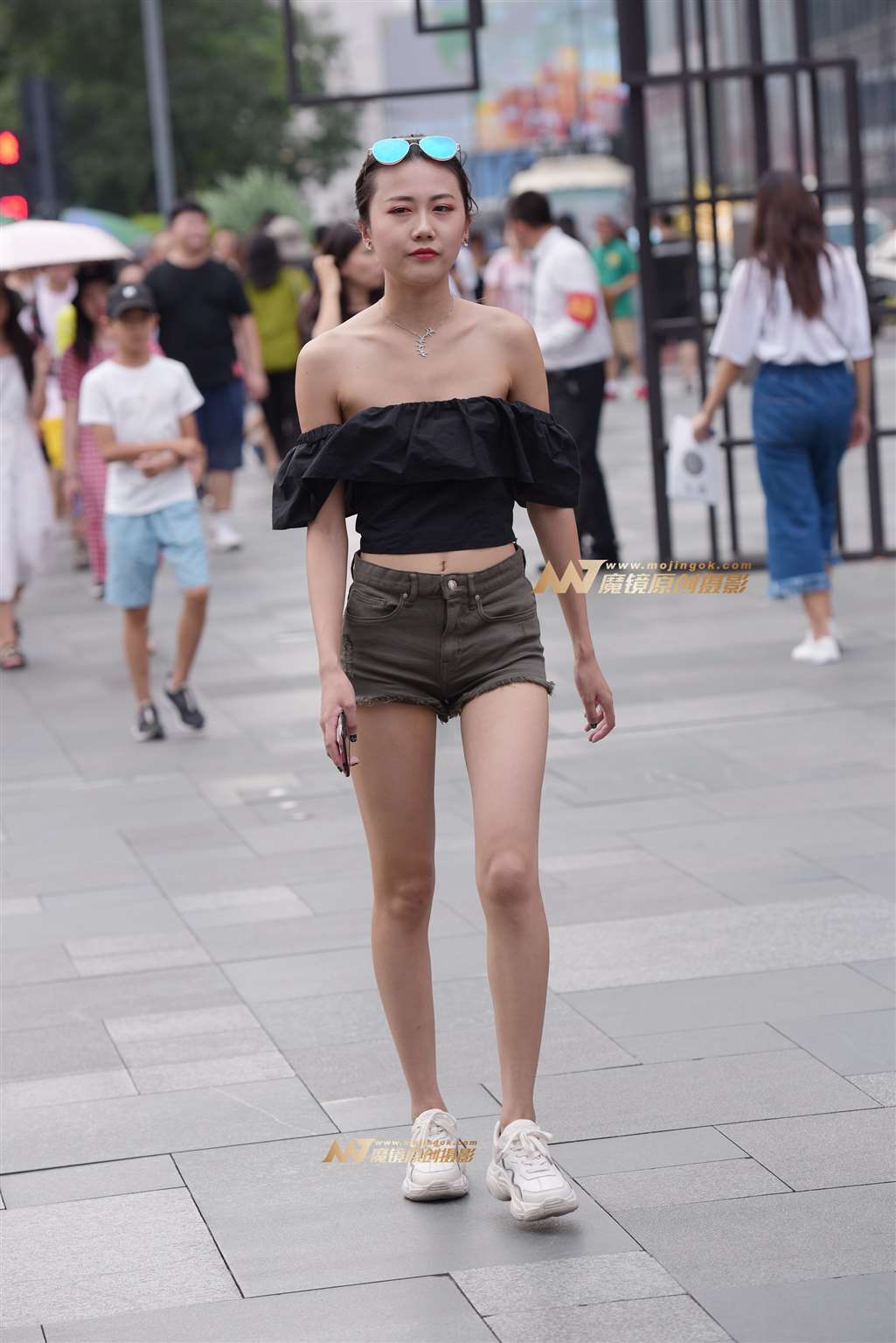图片[5]-热裤美女-街拍流行馆