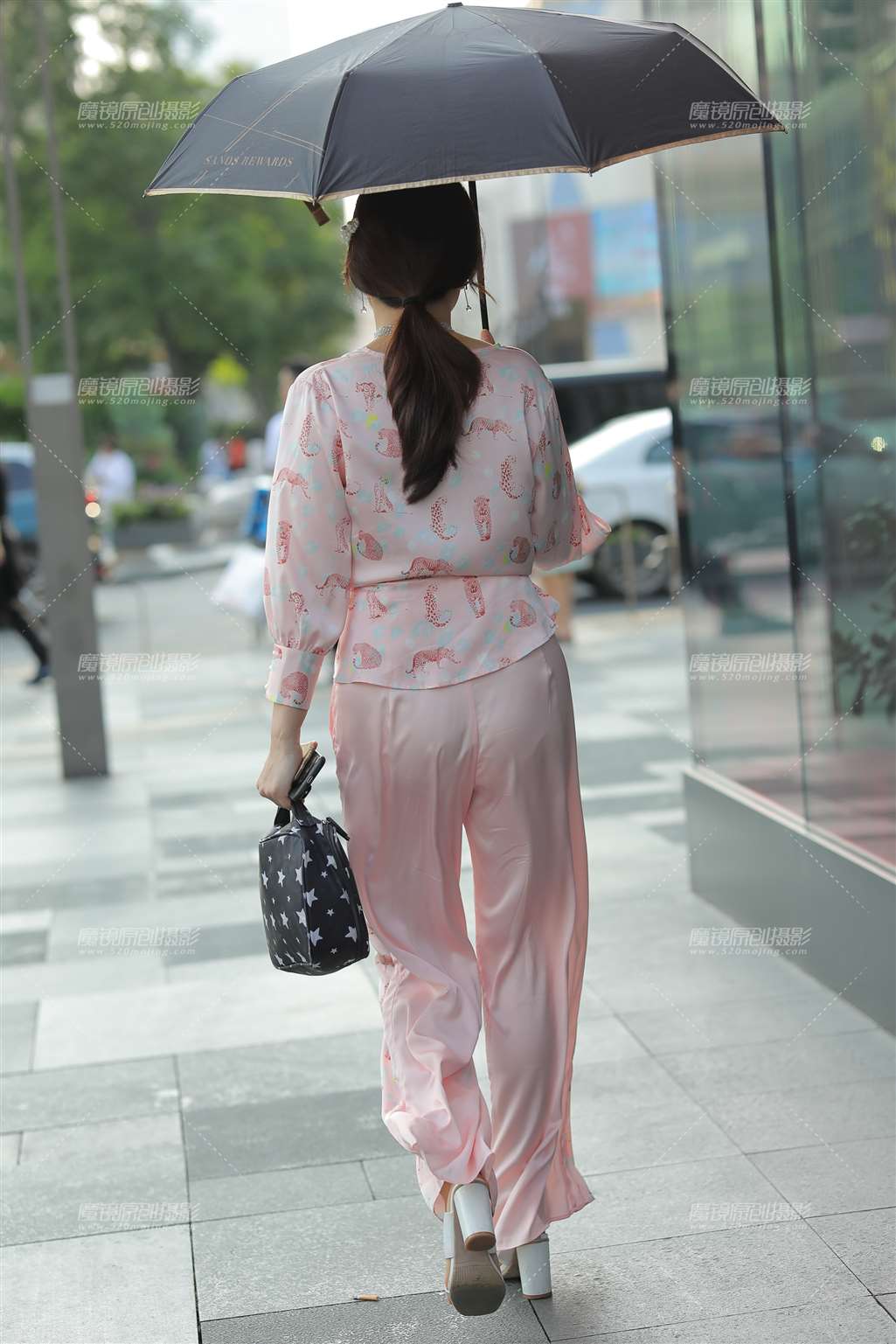 图片[2]-美妇人出街-街拍流行馆