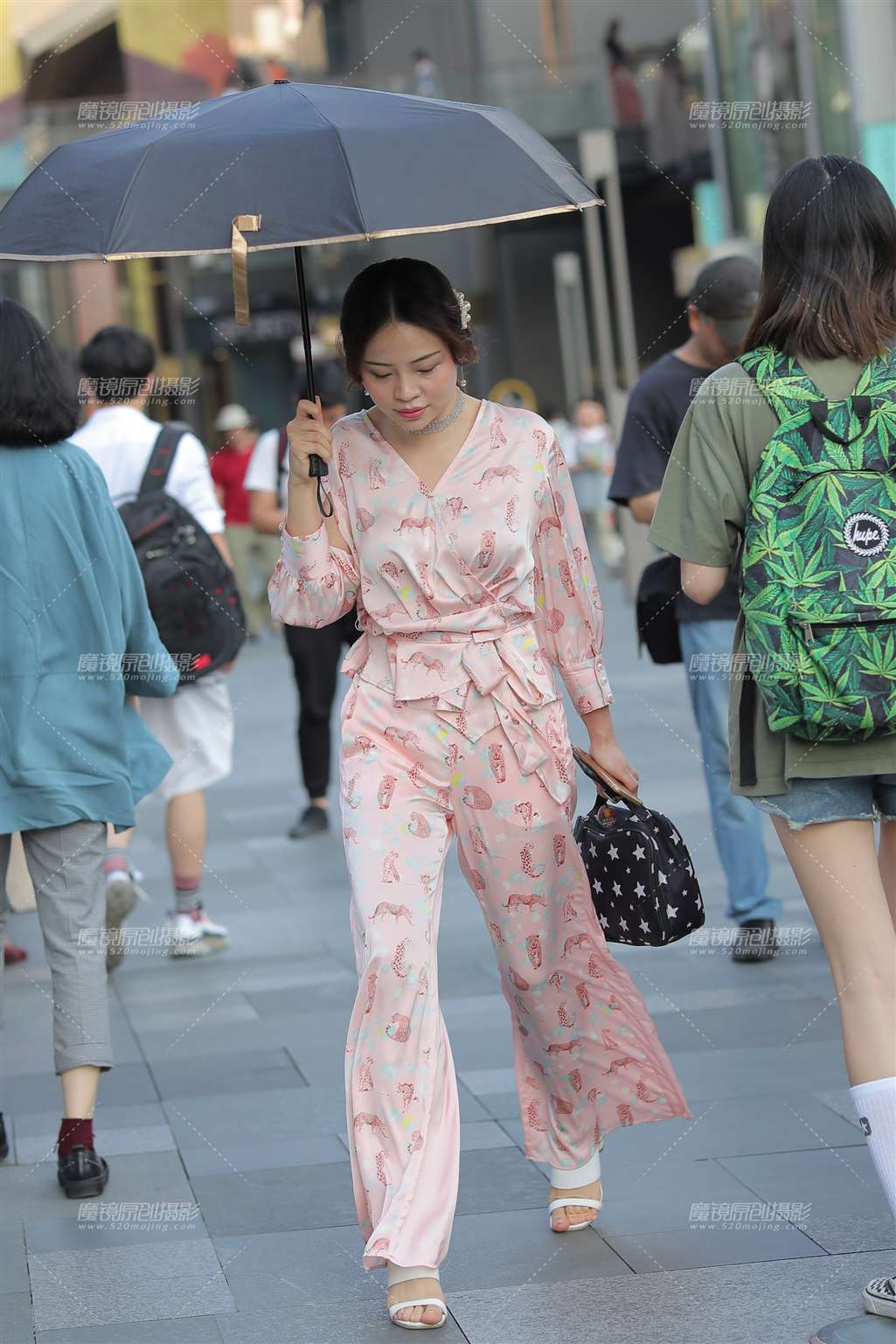 图片[4]-美妇人出街-街拍流行馆
