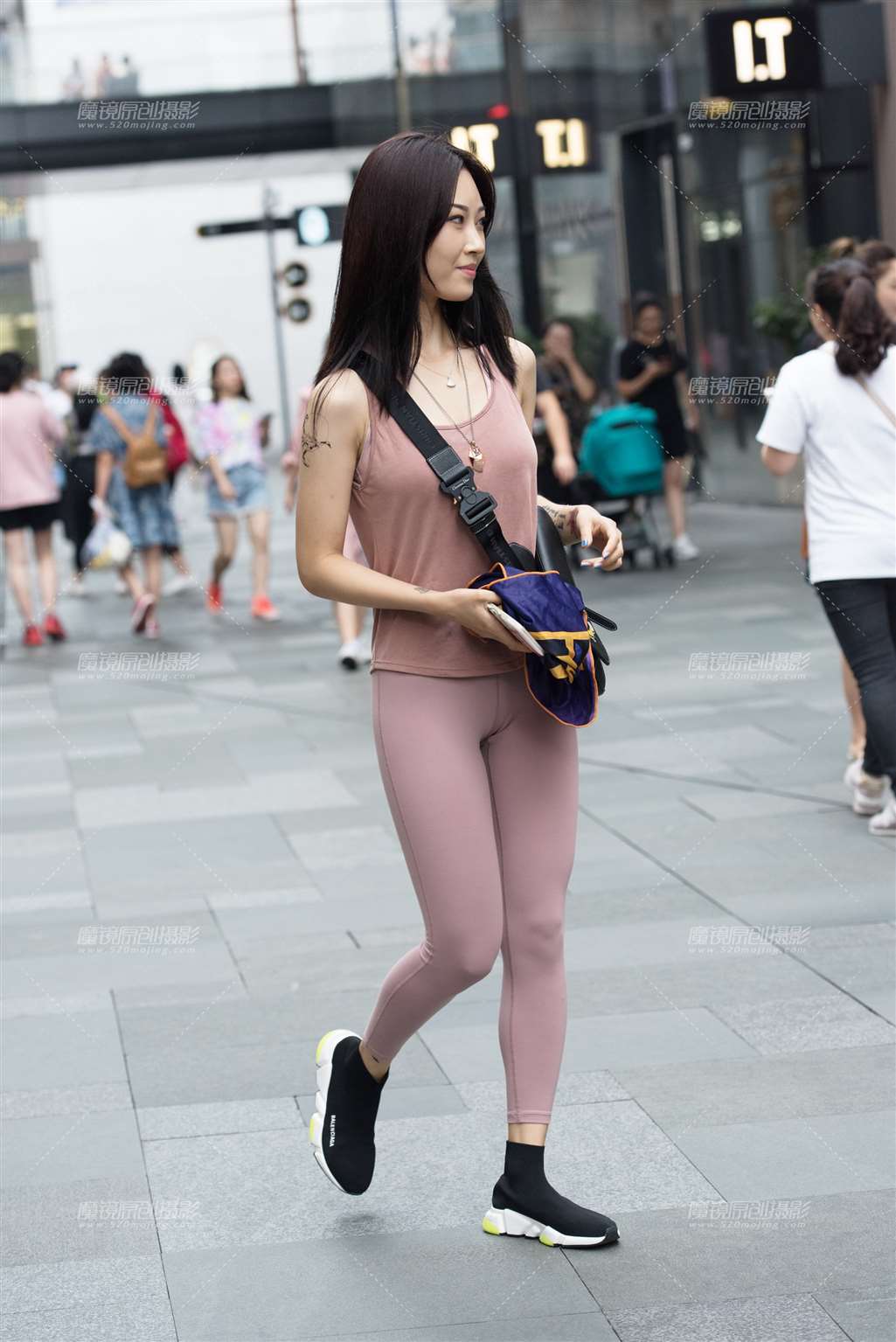 图片[3]-瑜伽裤美女-街拍流行馆