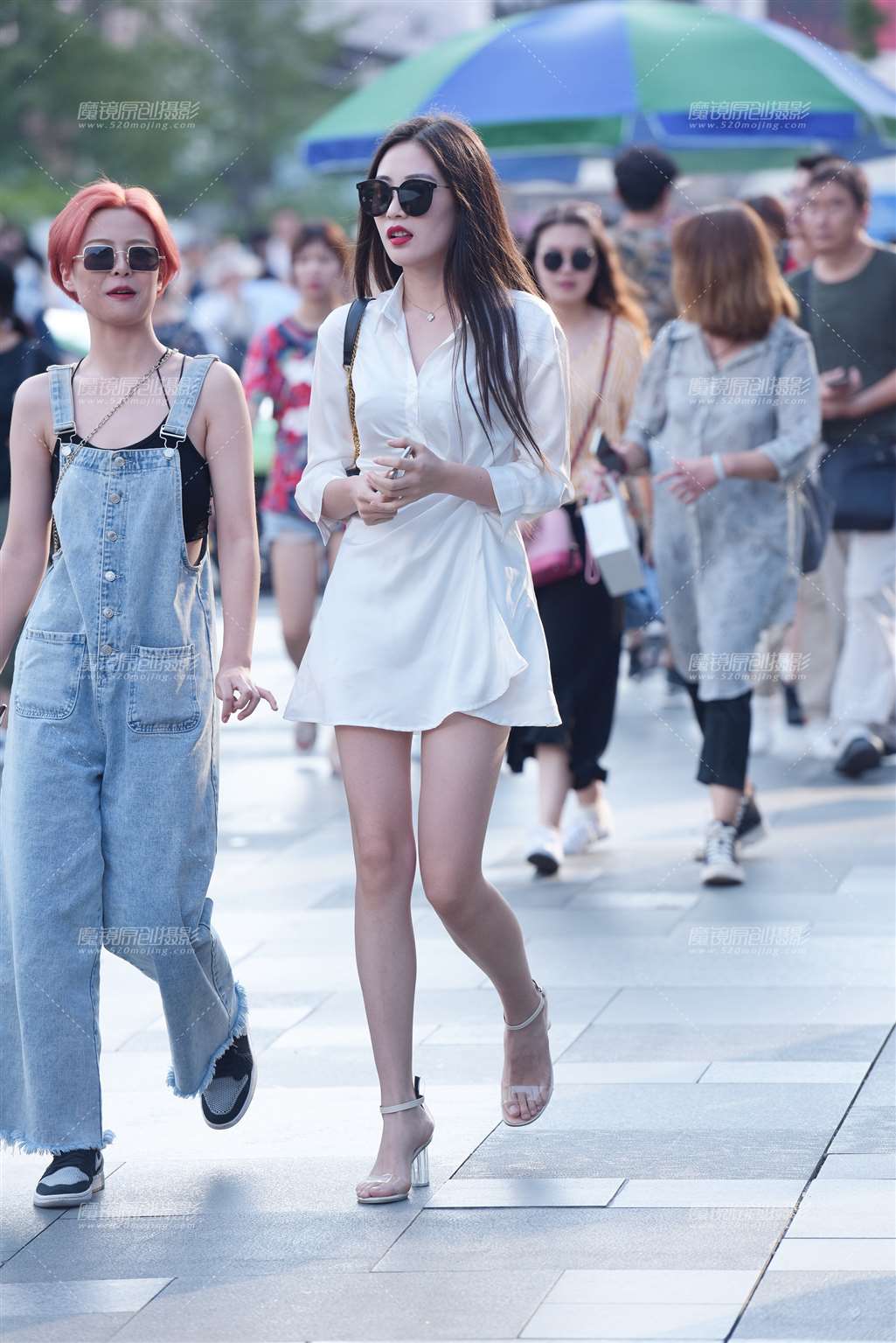 图片[1]-闺蜜逛街-街拍流行馆