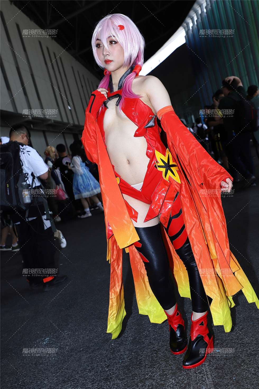 图片[4]-红衣coser-街拍流行馆