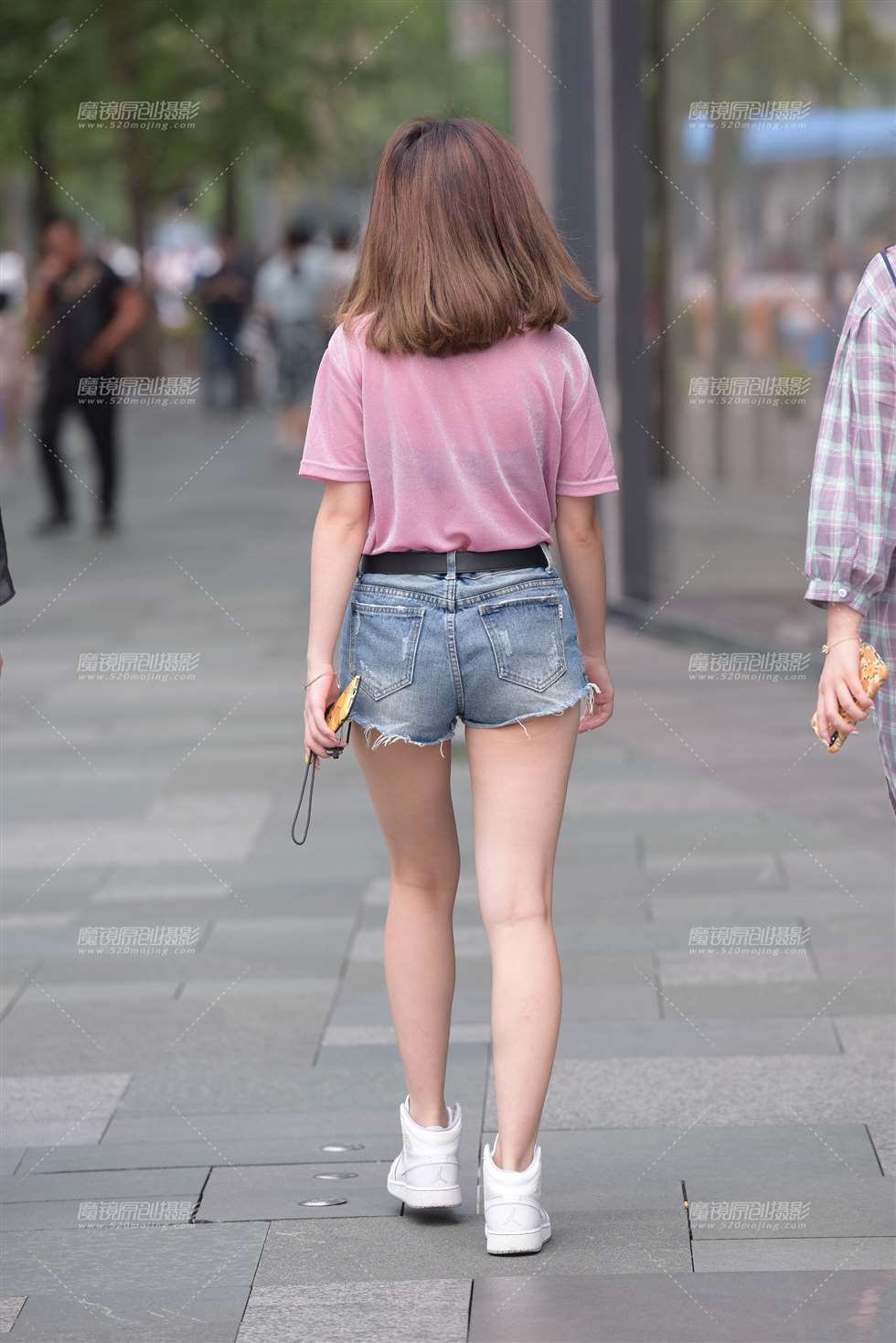 图片[2]-热裤少女-街拍流行馆