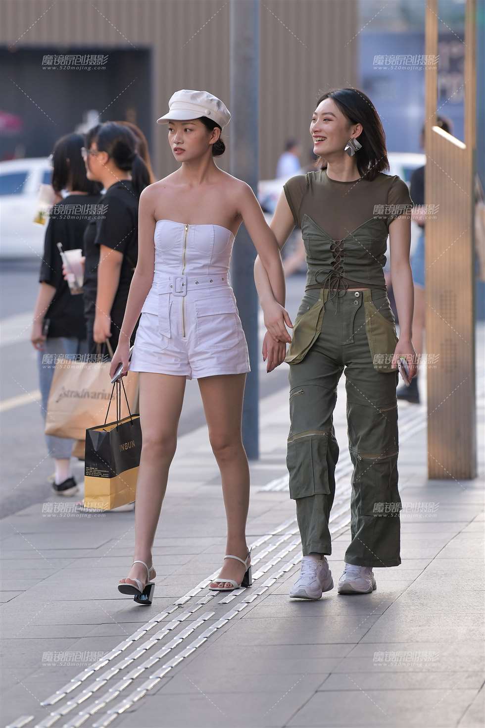 图片[4]-白皙小姐姐-街拍流行馆