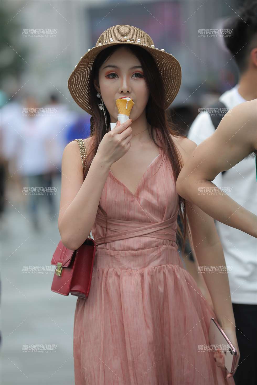 图片[5]-爱吃雪糕的大眼美眉-街拍流行馆