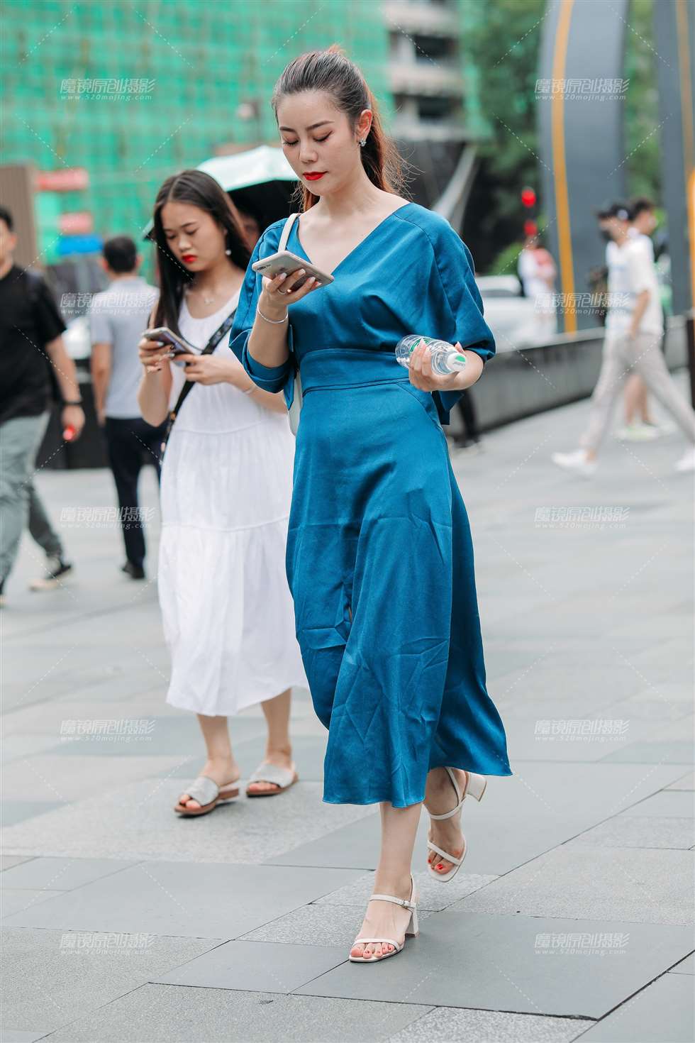 图片[5]-高冷又不失可爱的气质**-街拍流行馆