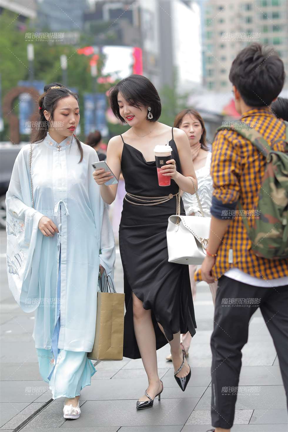 图片[3]-甜美耐看的短发女孩-街拍流行馆