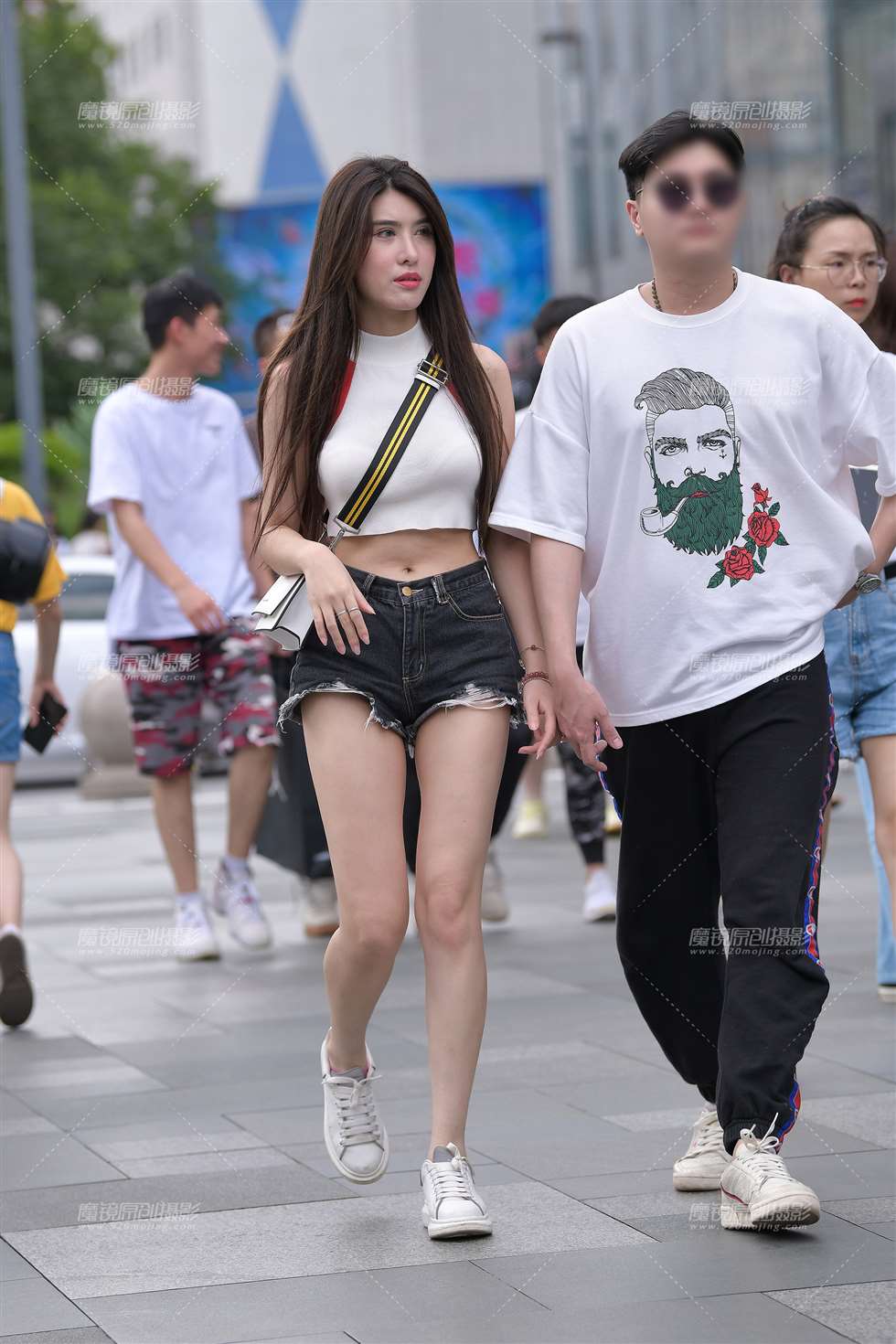图片[3]-性感，热裤美腿女友-街拍流行馆