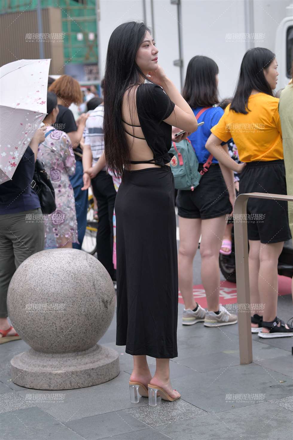 图片[2]-魅力黑裙**-街拍流行馆