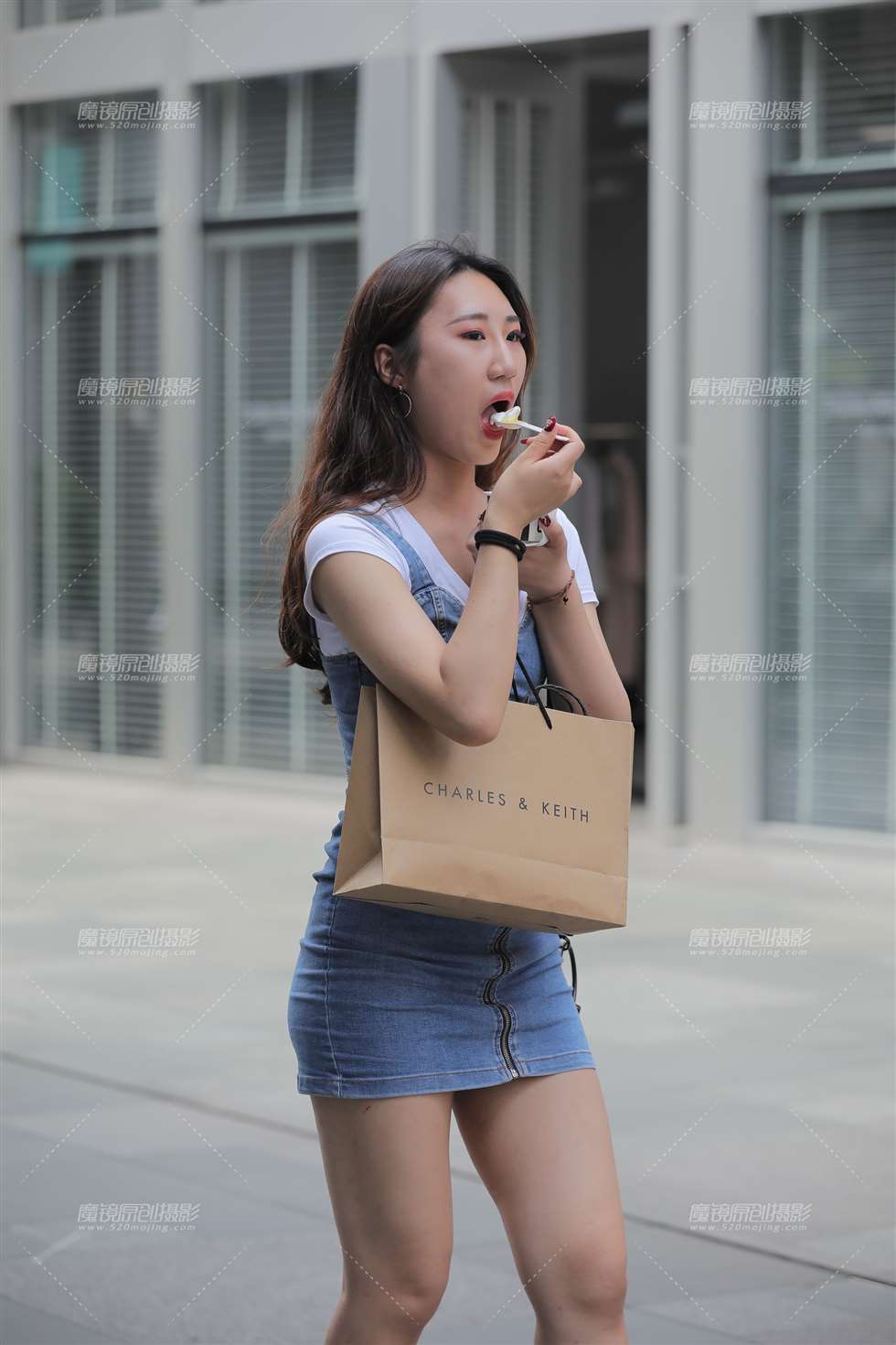 图片[5]-有些丰臀的女孩-街拍流行馆