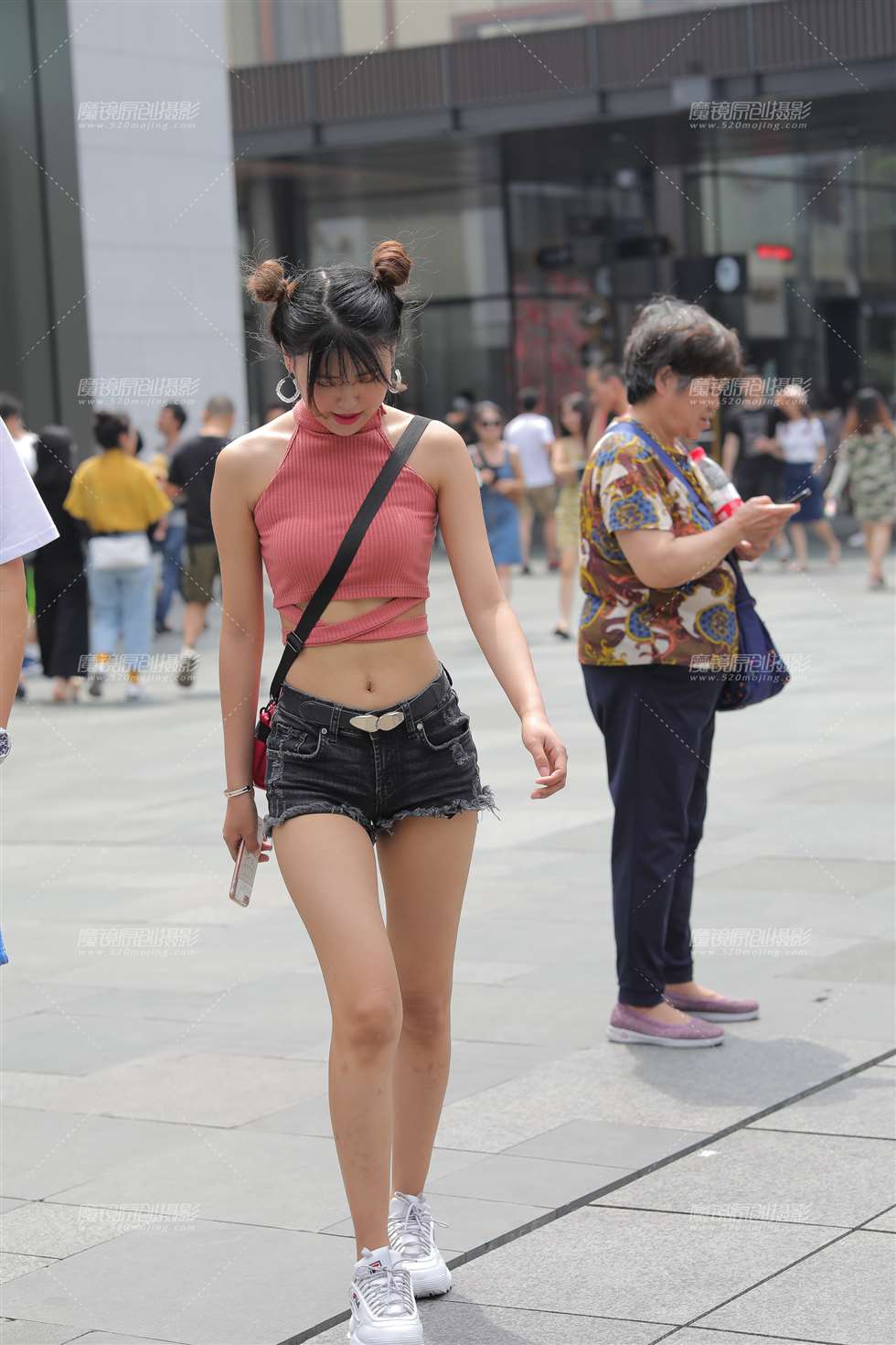 图片[3]-熱褲小妹-街拍流行馆