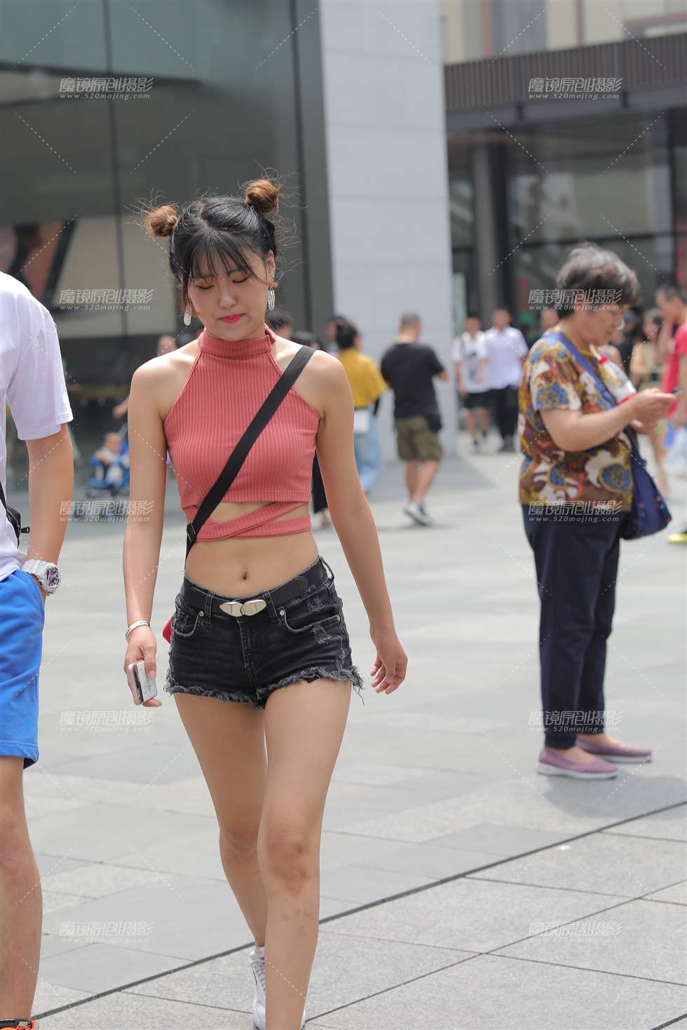 图片[4]-熱褲小妹-街拍流行馆