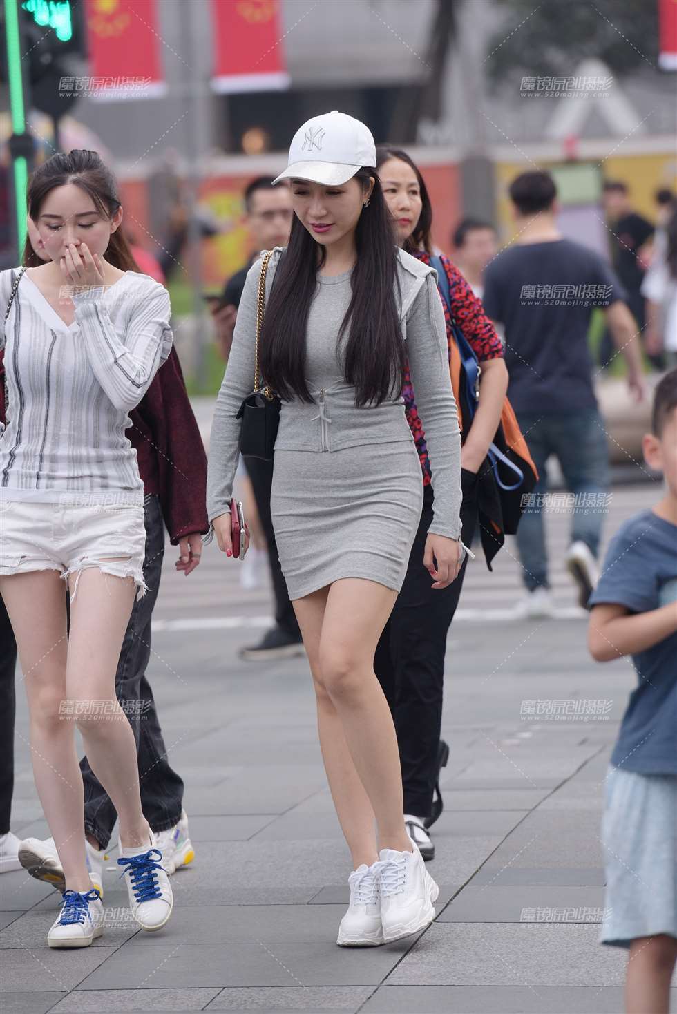 图片[1]-包臀裙美女-街拍流行馆
