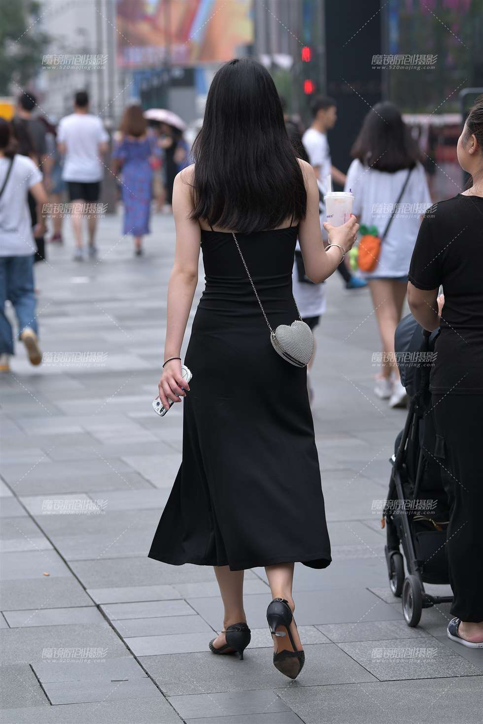 图片[5]-性感黑裙-街拍流行馆