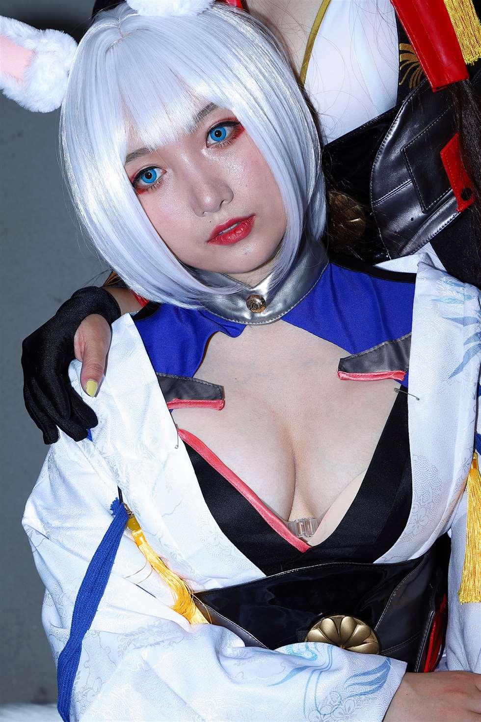 图片[4]-银发美胸coser-街拍流行馆