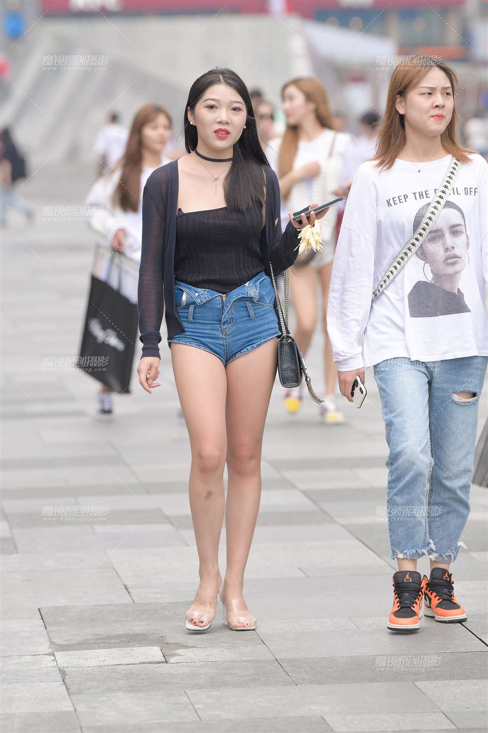 图片[5]-Hi~性感热裤小姐姐-街拍流行馆