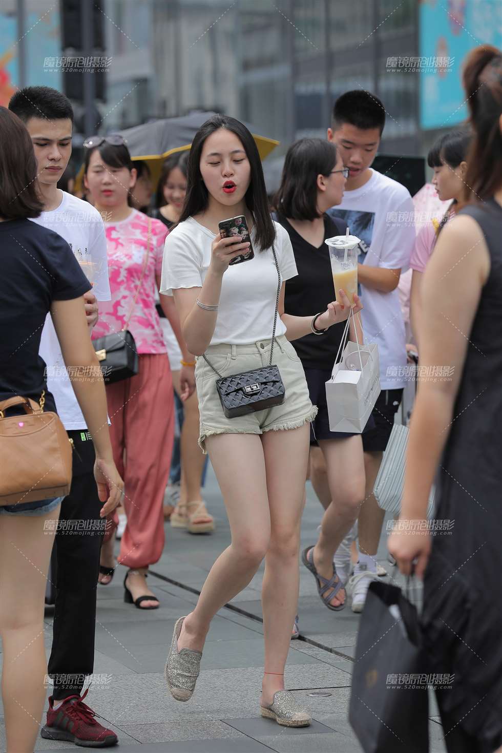图片[5]-长腿热裤小妹-街拍流行馆