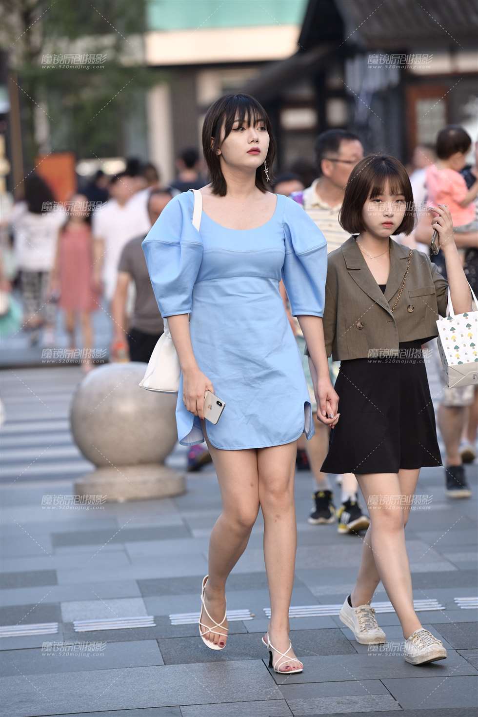 图片[1]-长腿美女-街拍流行馆