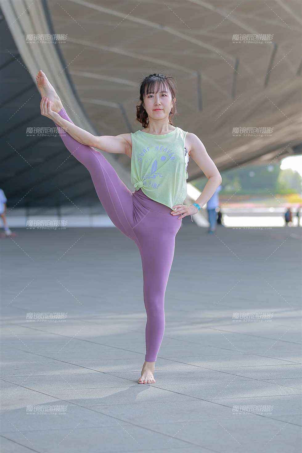图片[4]-粉色瑜伽裤小妹-街拍流行馆