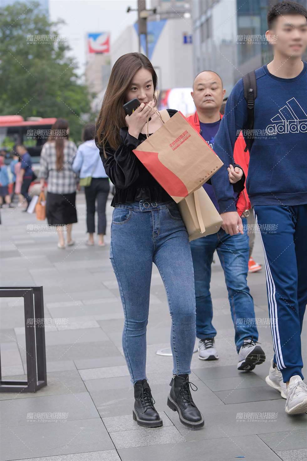 图片[3]-这紧牛女友够饱满的~-街拍流行馆