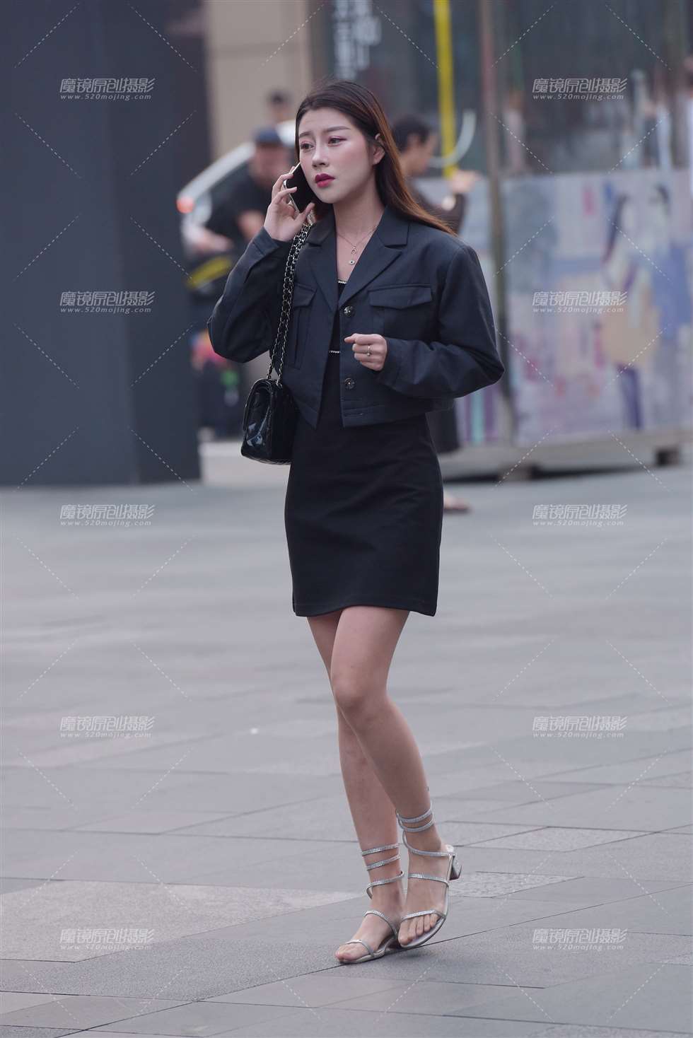 图片[5]-制服美女-街拍流行馆