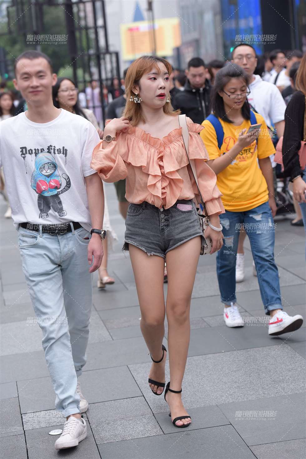 图片[5]-热裤美女-街拍流行馆