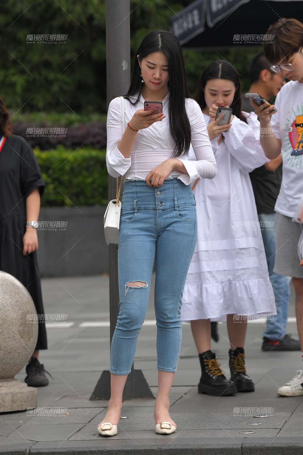 图片[3]-高挑的紧牛小姐姐-街拍流行馆