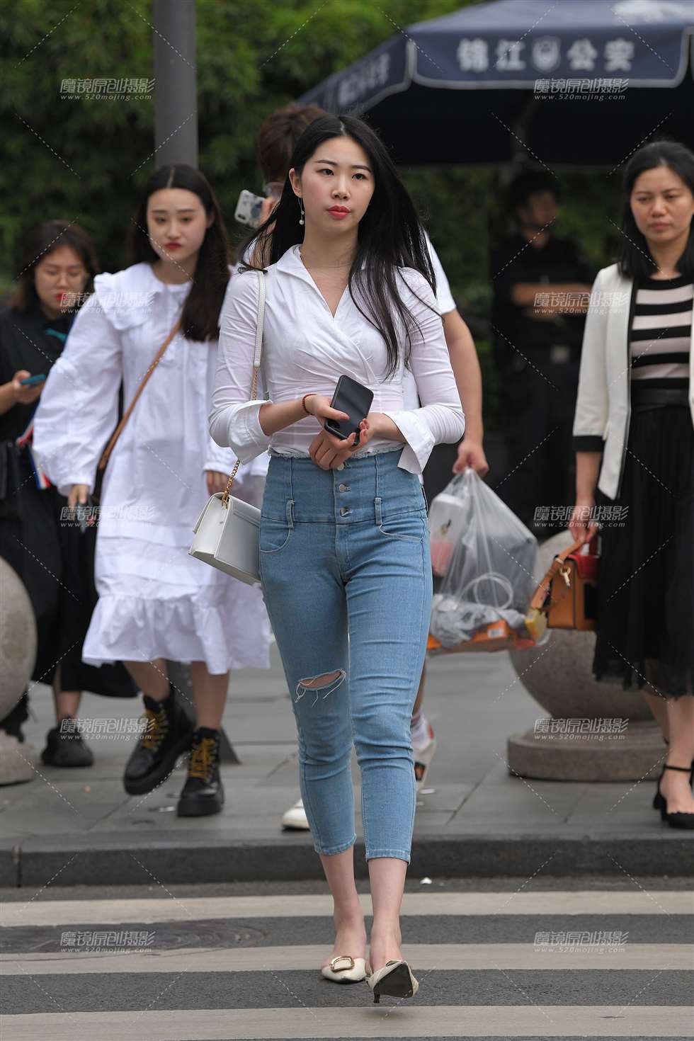 图片[5]-高挑的紧牛小姐姐-街拍流行馆