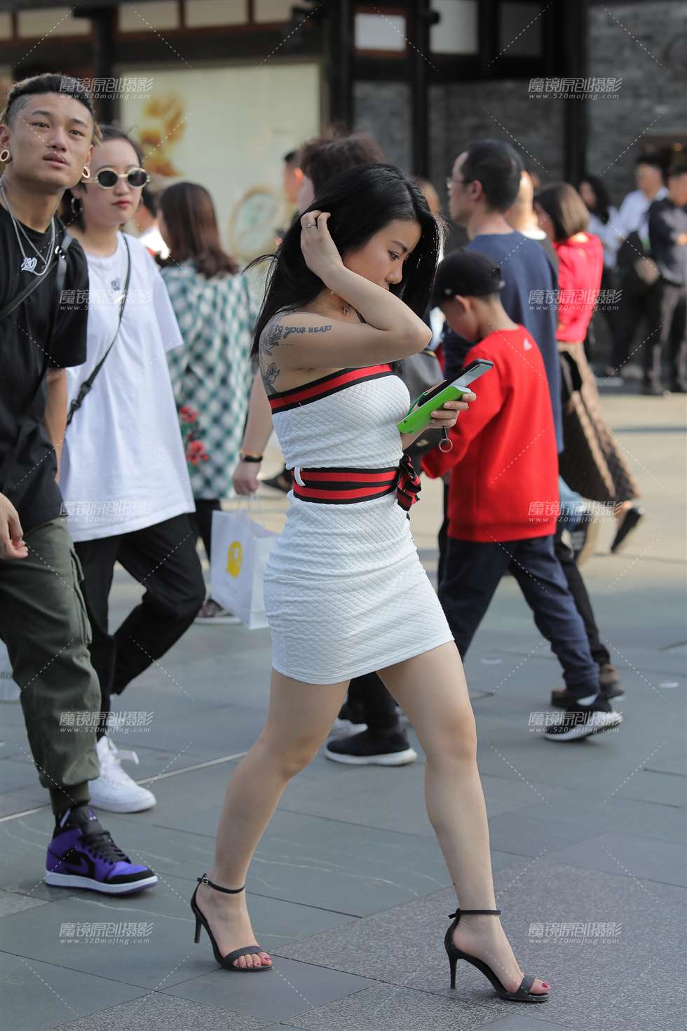 图片[1]-老板娘身材真好-街拍流行馆