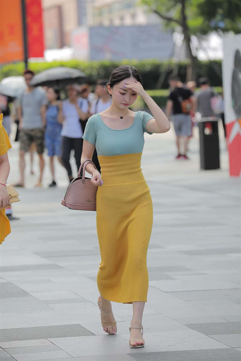 图片[3]-穿搭秀气-街拍流行馆